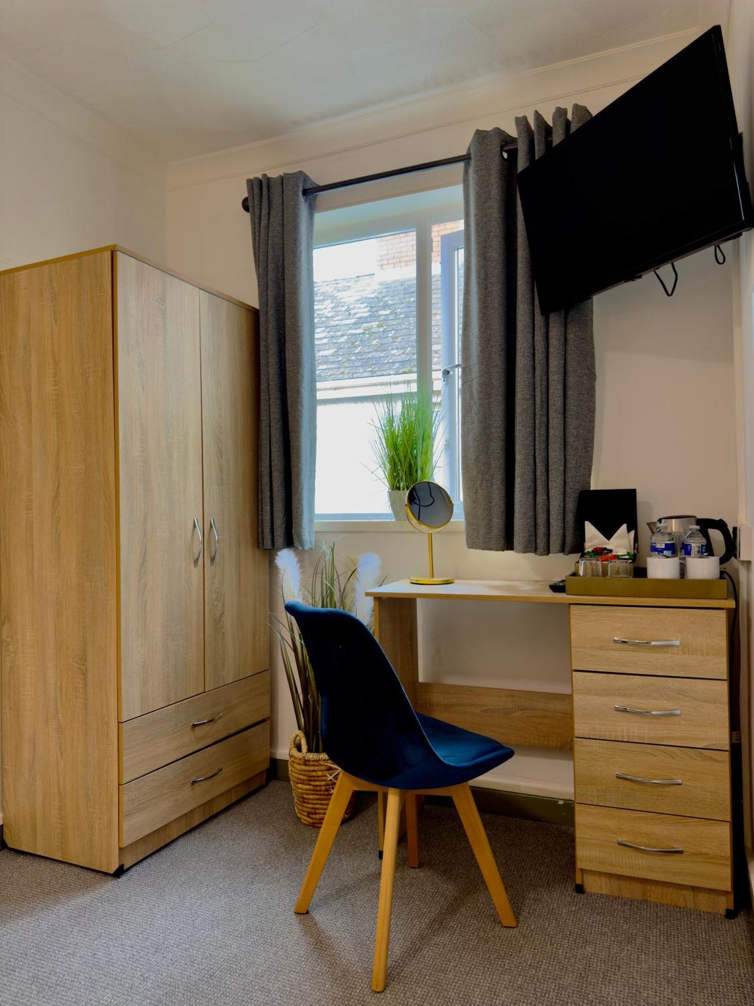 Coastal Park Accommodation Llanelli Exterior photo