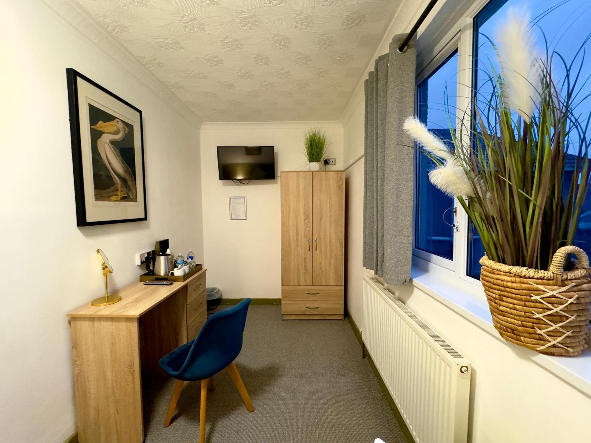 Coastal Park Accommodation Llanelli Exterior photo
