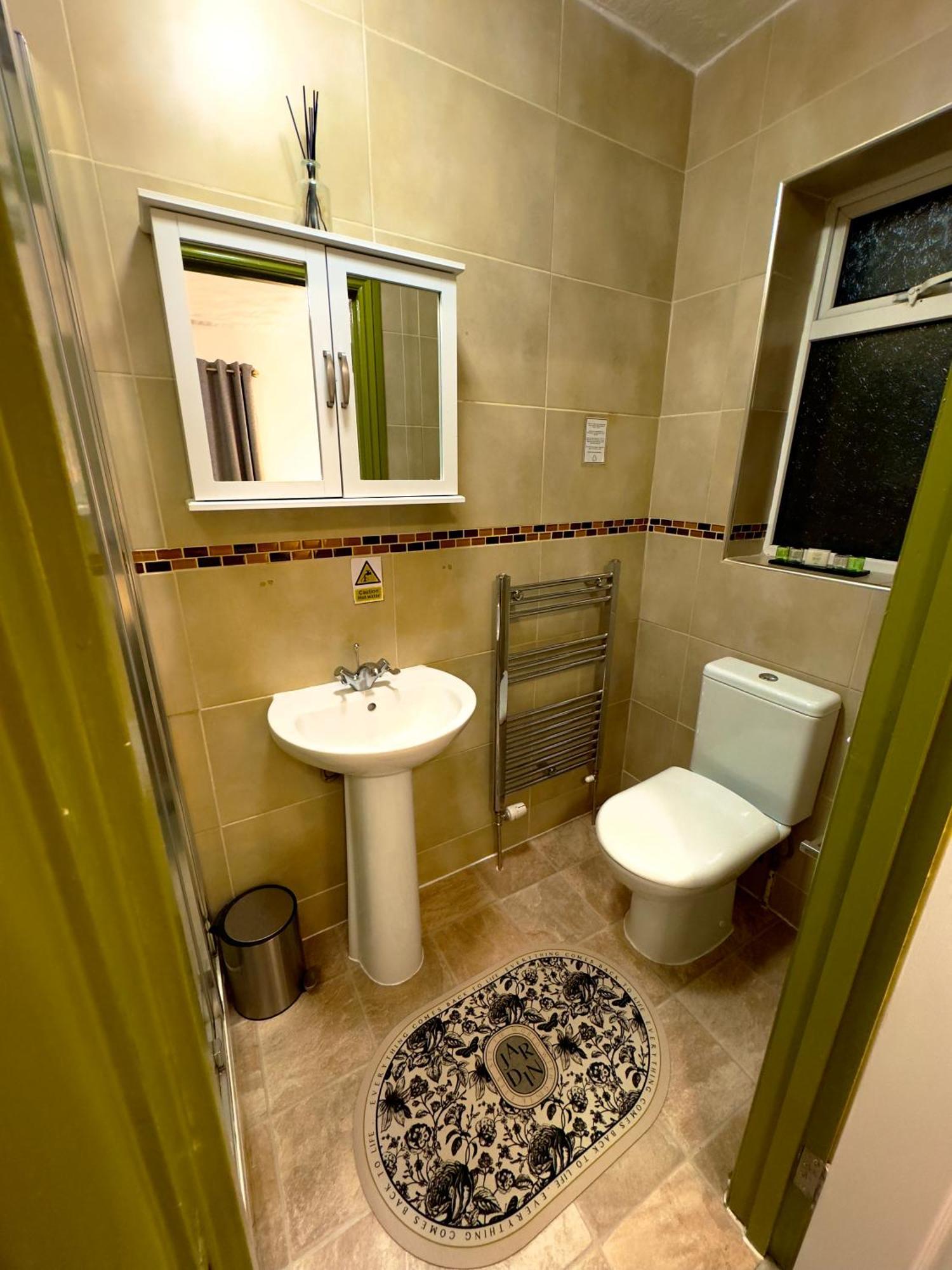 Coastal Park Accommodation Llanelli Exterior photo